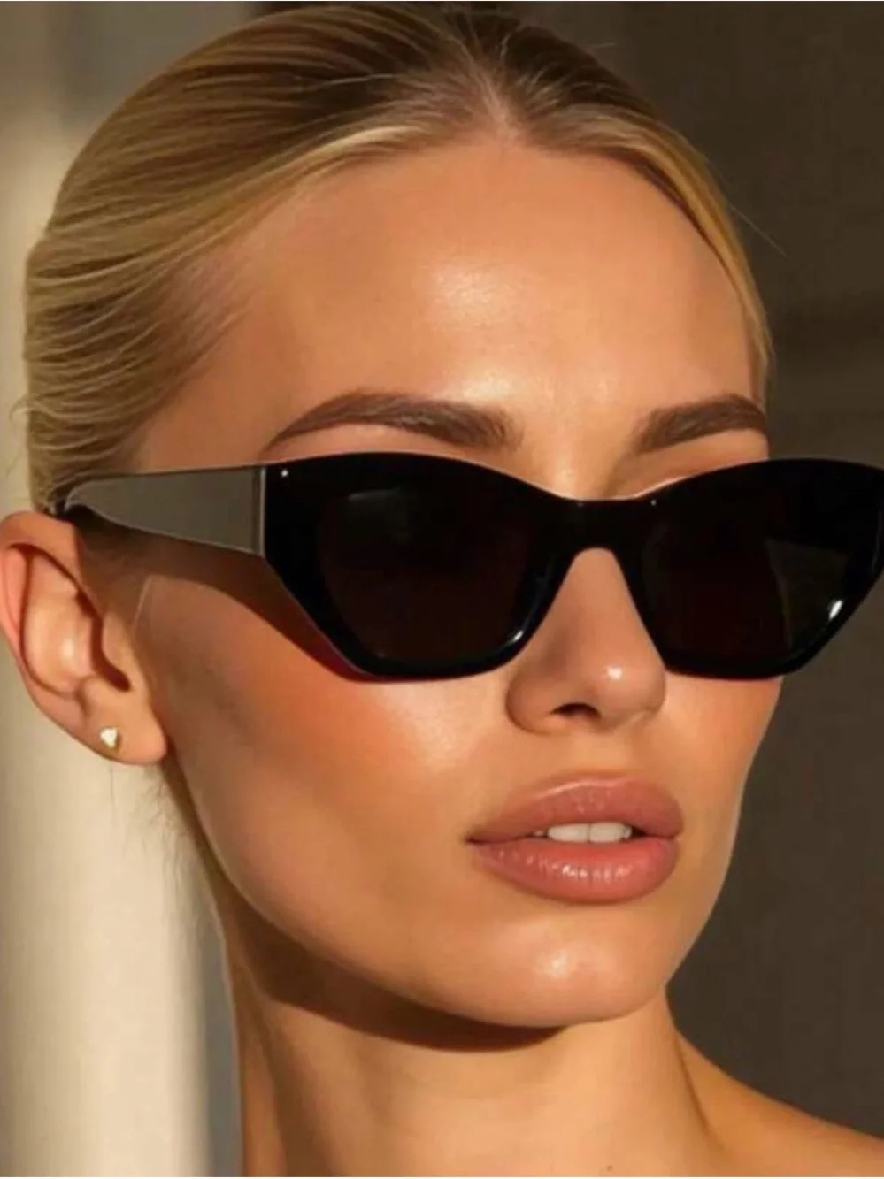 Classic Black Cat-Eye Sunglasses - Women